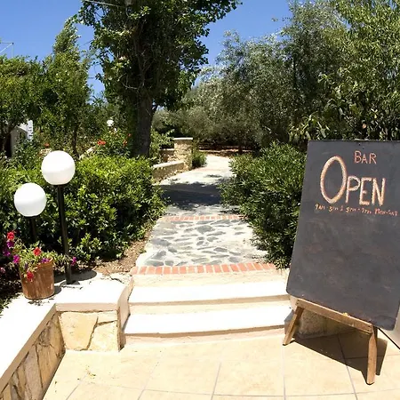 Alianthos Aparthotel Tersanas