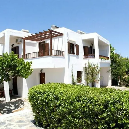 Alianthos מלון דירות 3*